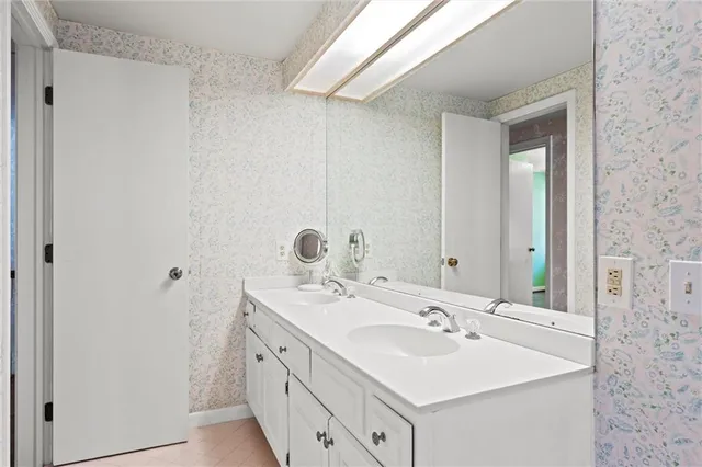 $925,000 | 6510 Sagamore Road, Mission Hills, KS 66208