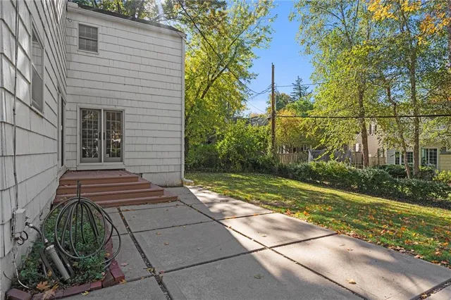 $925,000 | 6510 Sagamore Road, Mission Hills, KS 66208