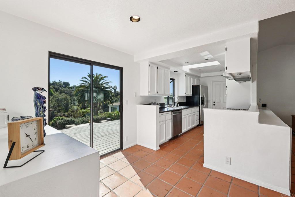 1761 Winterwarm Drive Fallbrook, CA 92028 - Photo 13 of 72