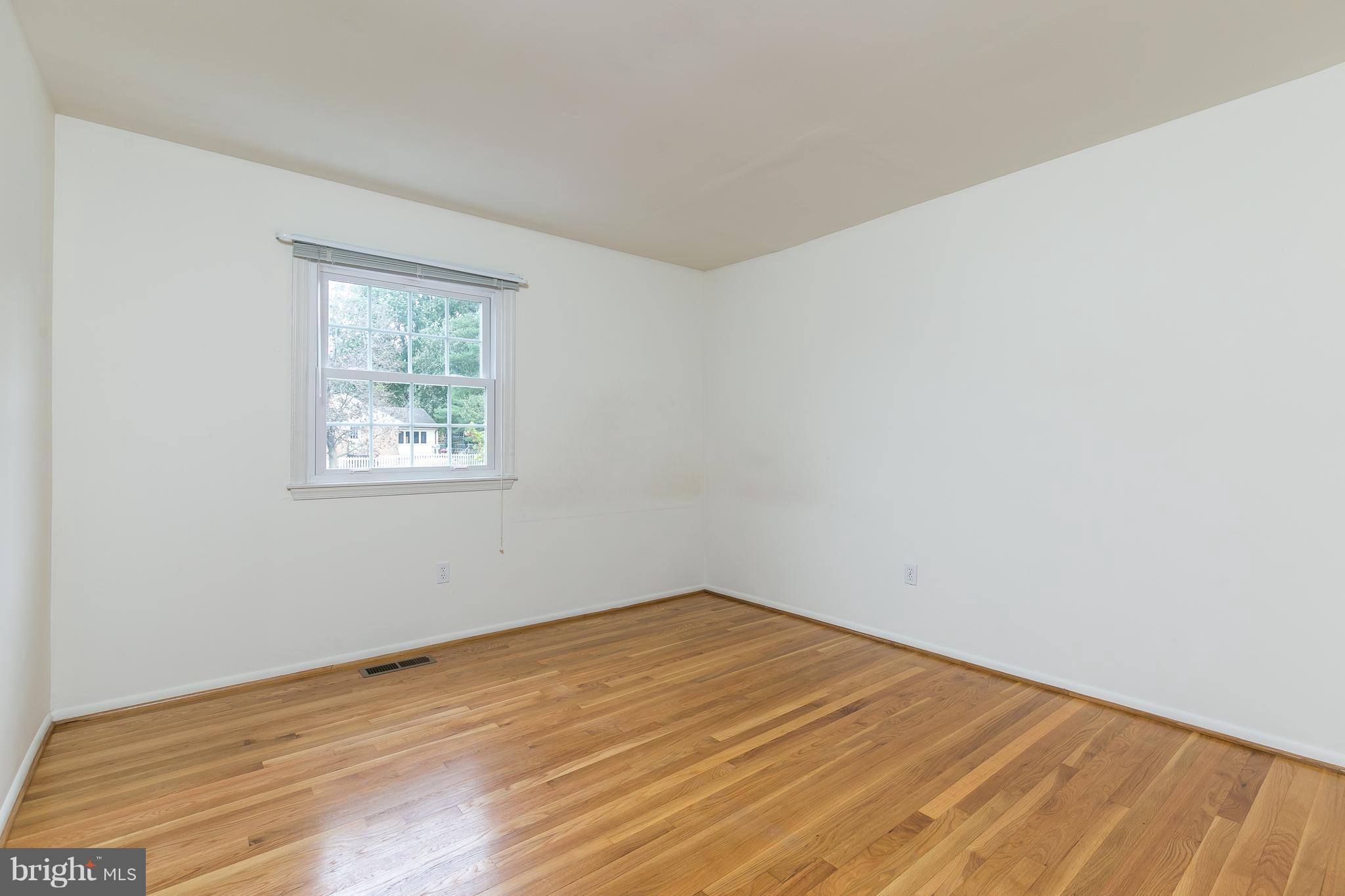 18728 Willow Grove Road Olney, MD 20832 - Photo 13 of 24 Bedroom