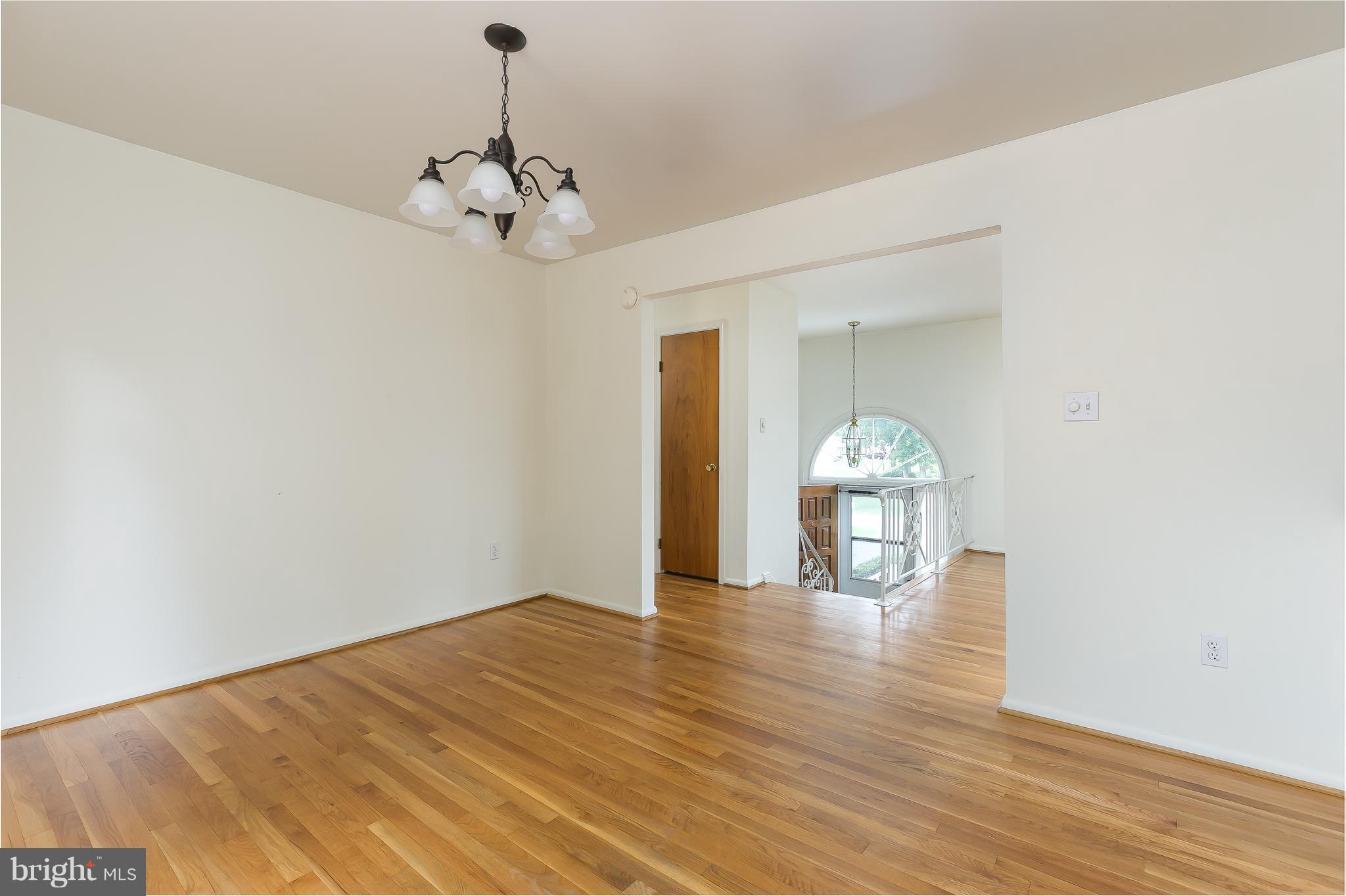 18728 Willow Grove Road Olney, MD 20832 - Photo 6 of 24 Interior (General)