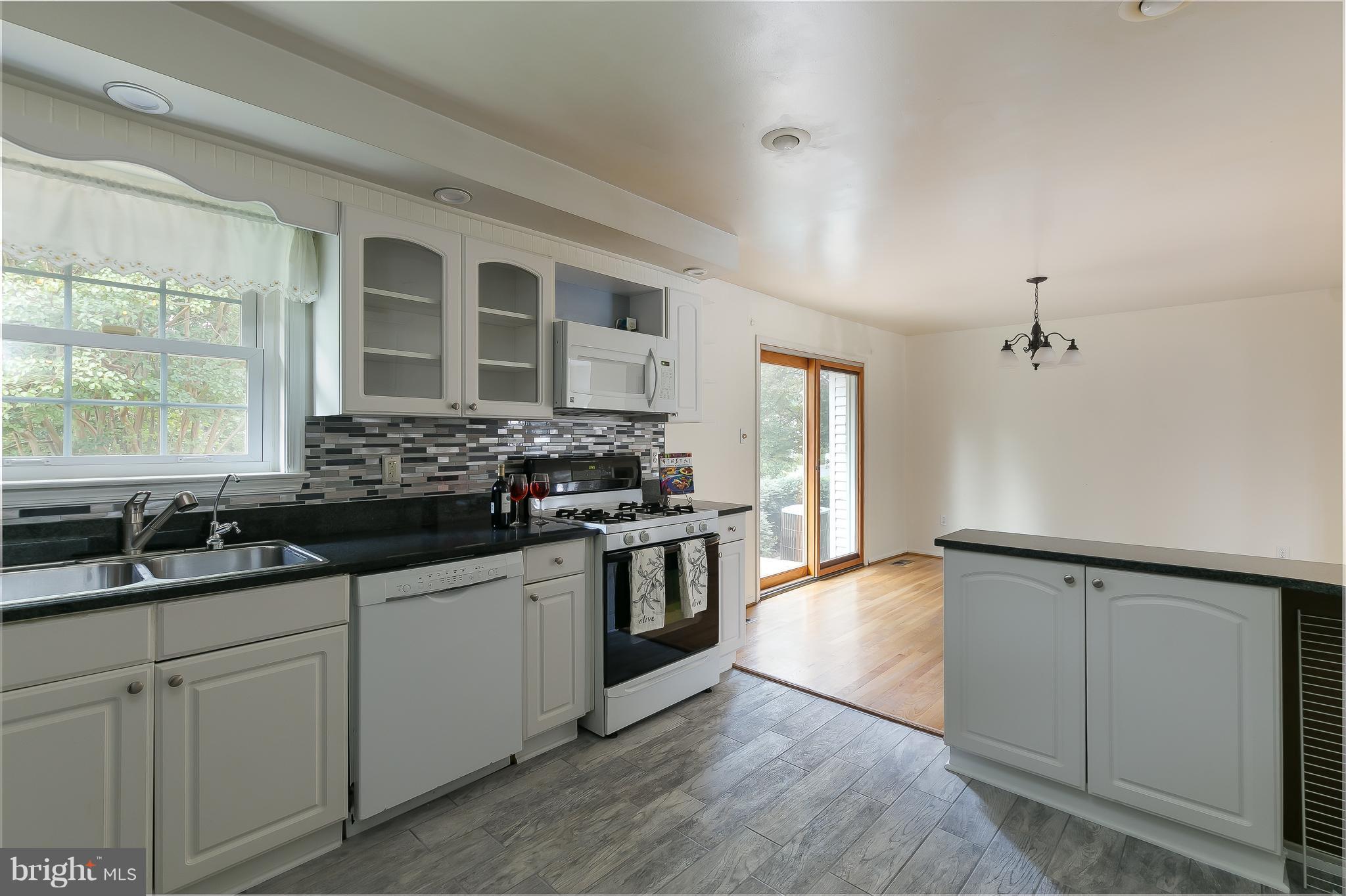 18728 Willow Grove Road Olney, MD 20832 - Photo 8 of 24 Kitchen