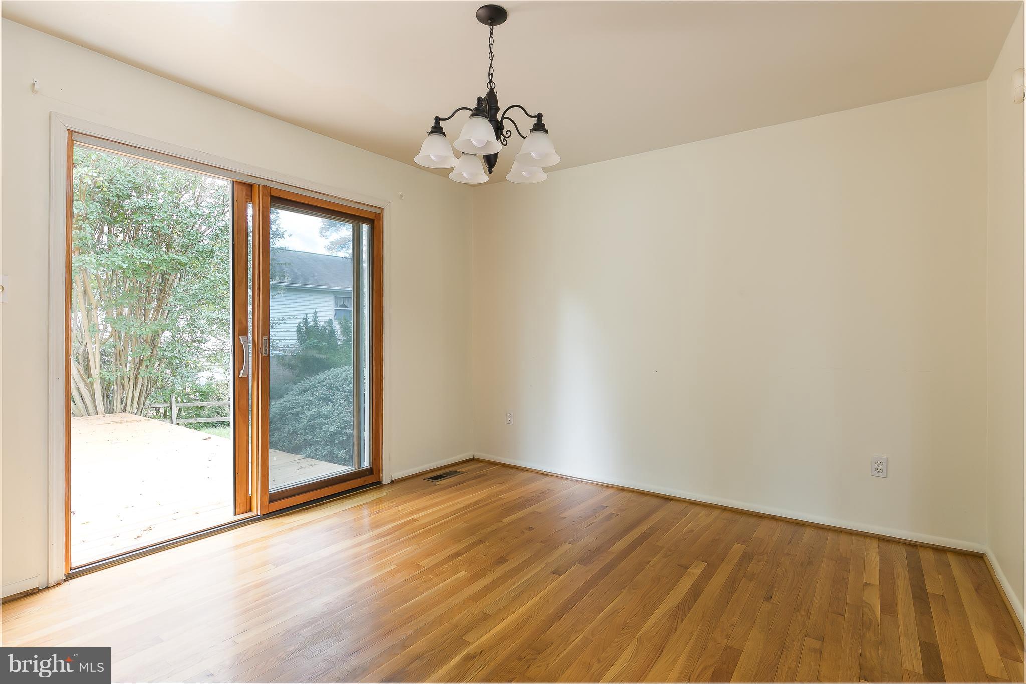 18728 Willow Grove Road Olney, MD 20832 - Photo 10 of 24 Dining Room