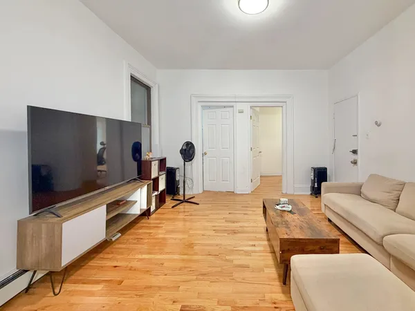 $3,300 | 16 Erie Street, Unit 2, Jersey City, NJ 07302