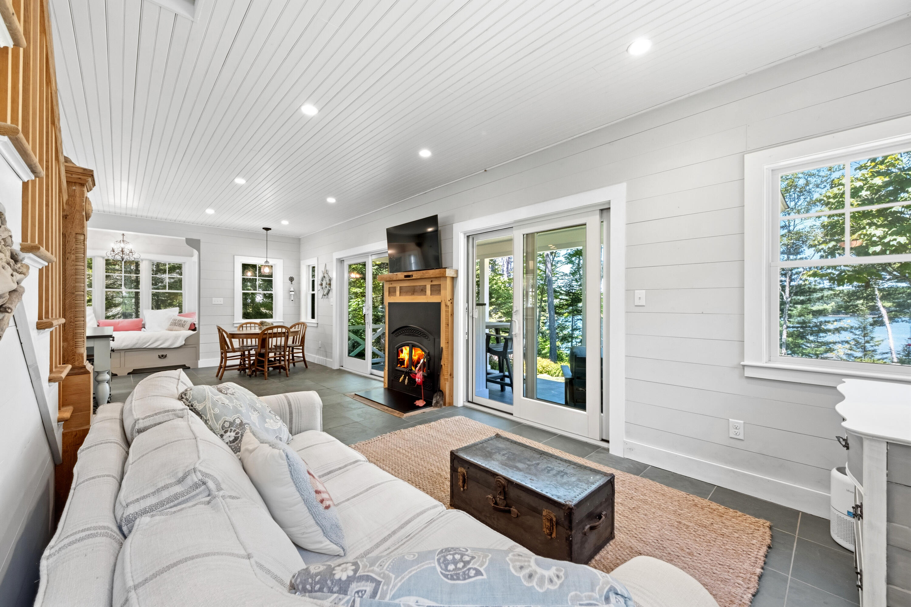32 Ocean Ridge Road Cushing, ME 04563 - Photo 13 of 58 Open great room