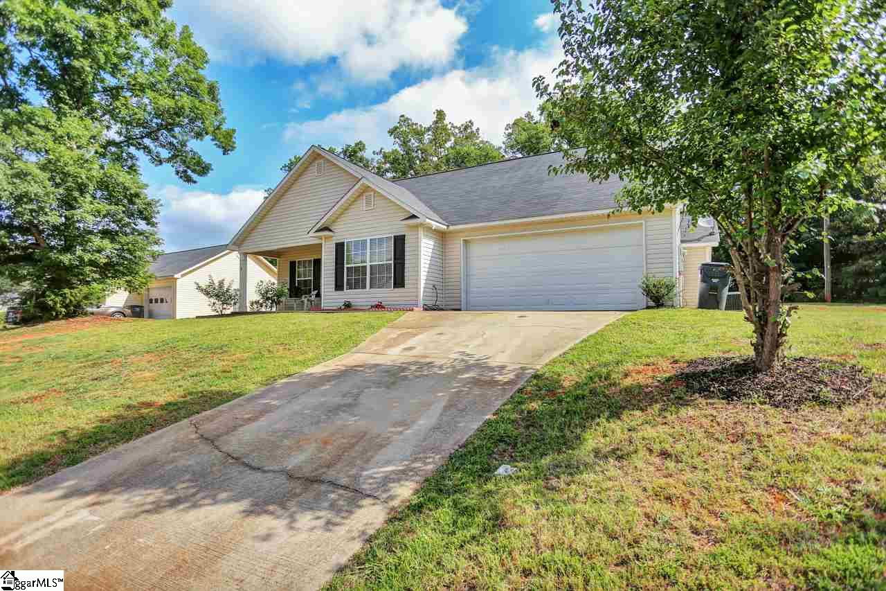 16 Pine Needle Road Piedmont, SC 29673 - Photo 3 of 27 Gallery Image 3