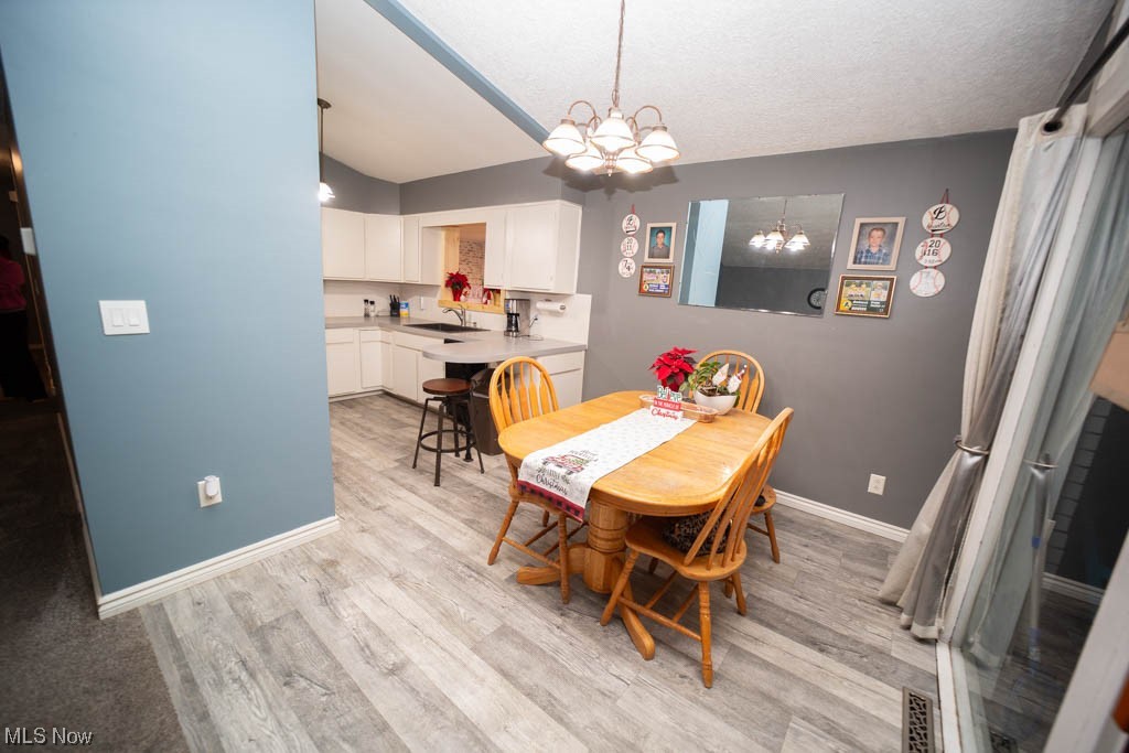 43655 Middle Ridge Road Lorain, OH 44053 - Photo 12 of 35 Eating area of kitchen