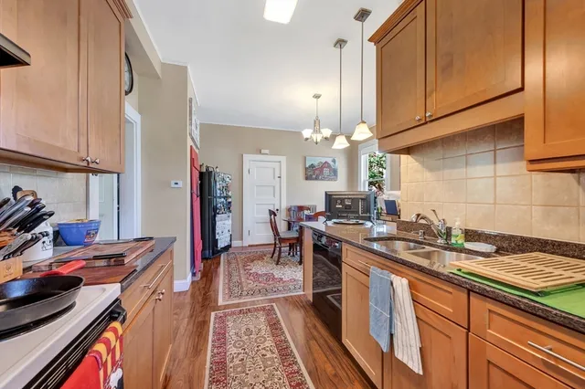 $2,450 | 56 Warren Avenue, Unit R, Woburn, MA 01801