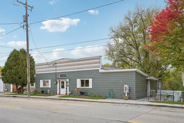 $329,900 | 205 South River Street, Lowell, WI 53557