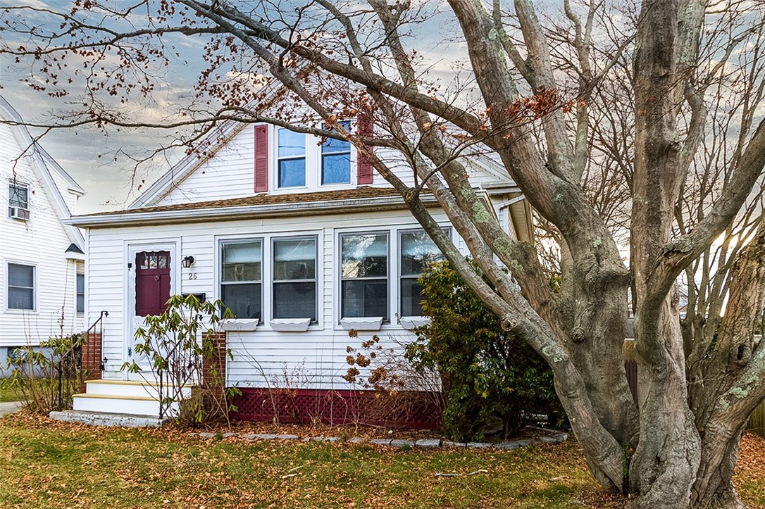 26 Admiral Kalbfus Road Newport, RI 02840 - Photo 3 of 29
