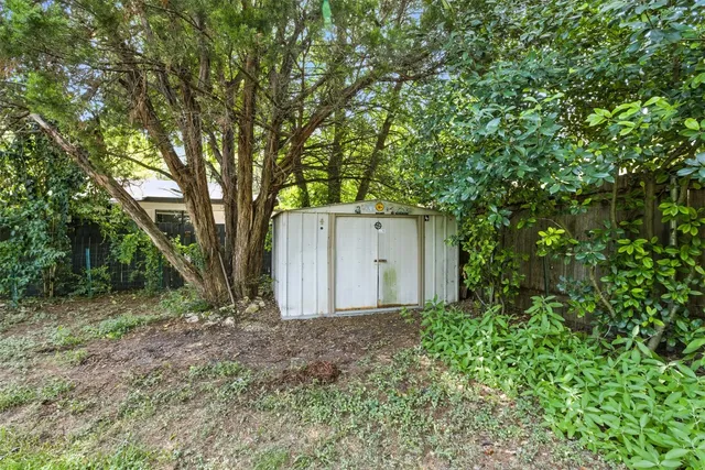$1,900 | 3303 Dalton Street, Austin, TX 78745