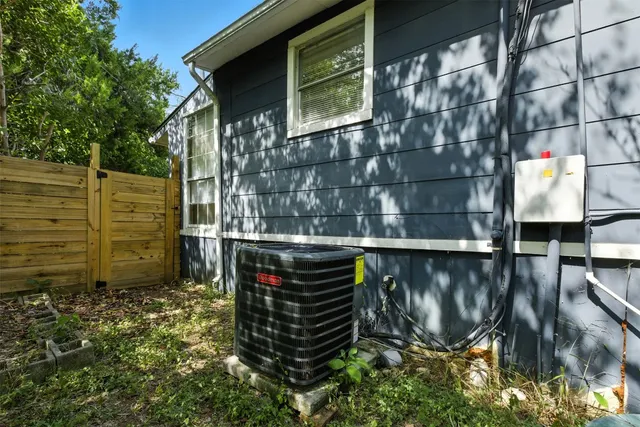 $1,900 | 3303 Dalton Street, Austin, TX 78745