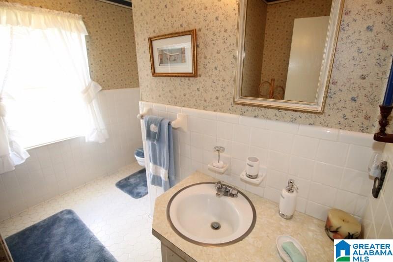 1041 Sharp Drive Birmingham, AL 35235 - Photo 13 of 20