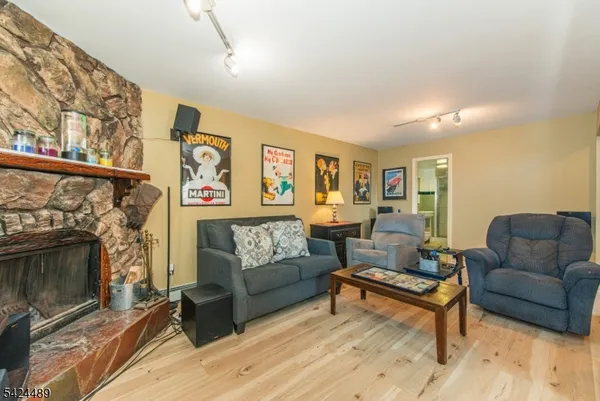 $575,000 | 1 Eldridge Road, Mount Tabor, NJ 07878