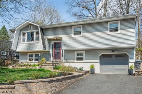 $575,000 | 1 Eldridge Road, Mount Tabor, NJ 07878