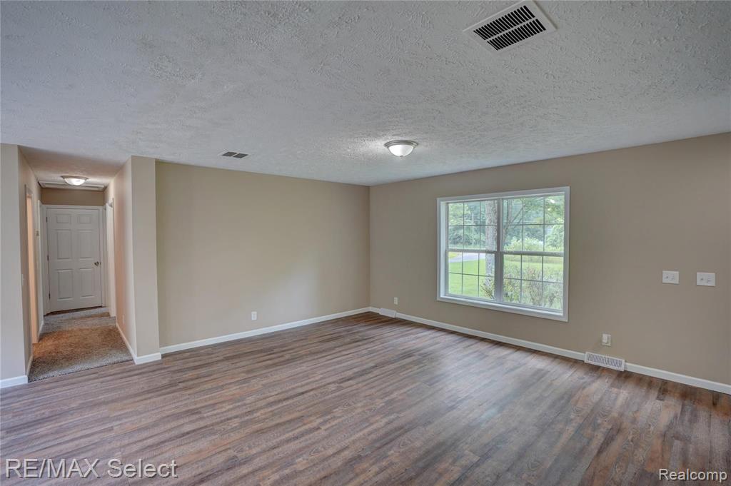 2883 East Shaffer Road Midland, MI 48642 - Photo 21 of 44