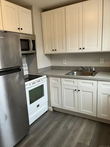 $2,050 | 930 William Street, Unit A, Bridgeport, CT 06608