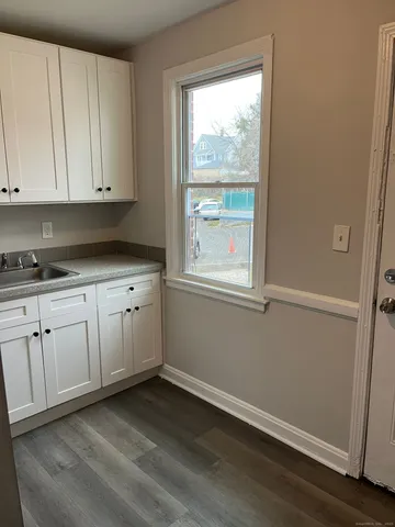 $2,050 | 930 William Street, Unit A, Bridgeport, CT 06608