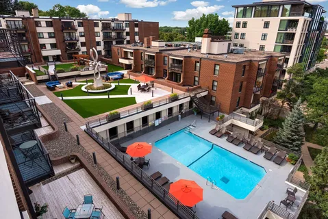$395,000 | 48 Groveland Terrace, Unit 313, Minneapolis, MN 55403