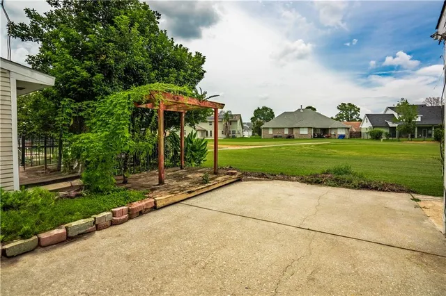 $120,000 | 89 Lake Lynn Drive, Unit 89, Harvey, LA 70058