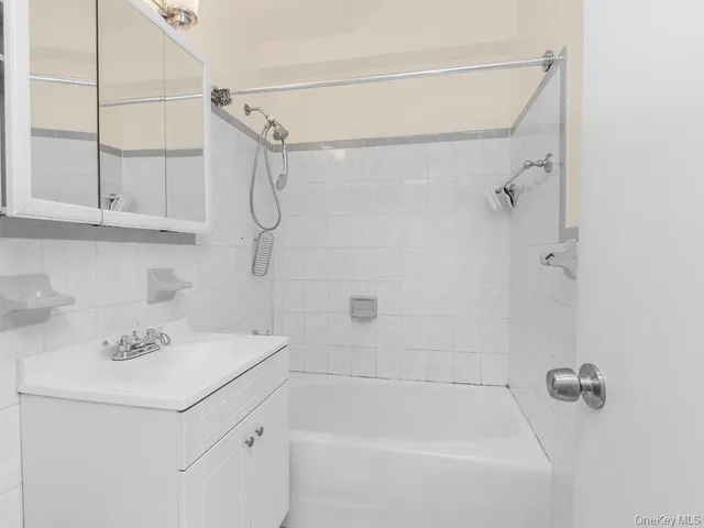 $234,900 | 679 West 239th Street, Unit 1C | Riverdale