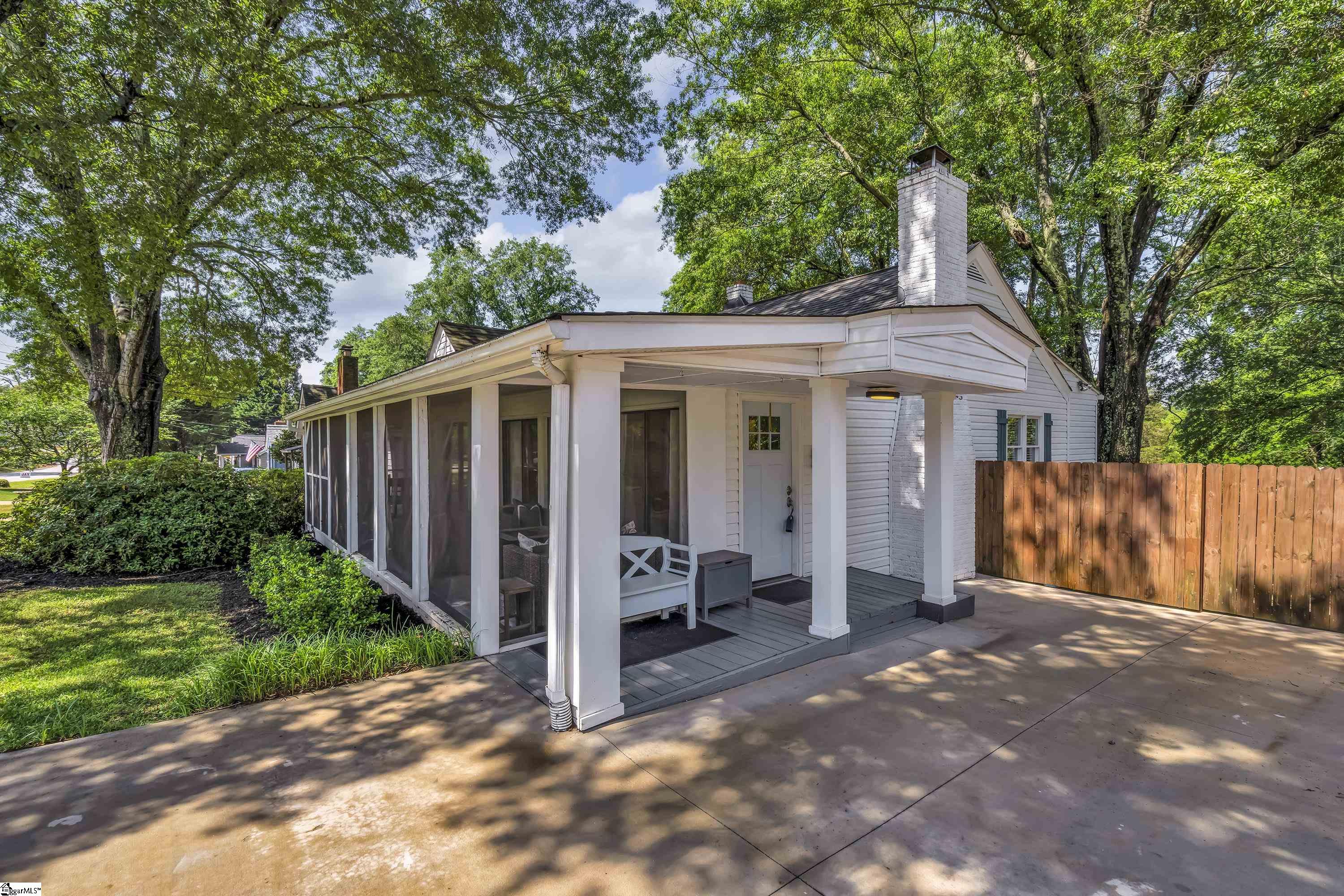 114 Rice Street Greenville, SC 29605 - Photo 2 of 31 Gallery Image 2