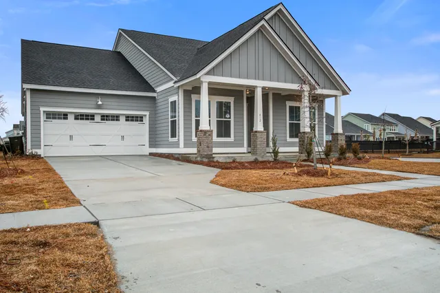$2,600 | 412 Parish Farms Drive, Summerville, SC 29486
