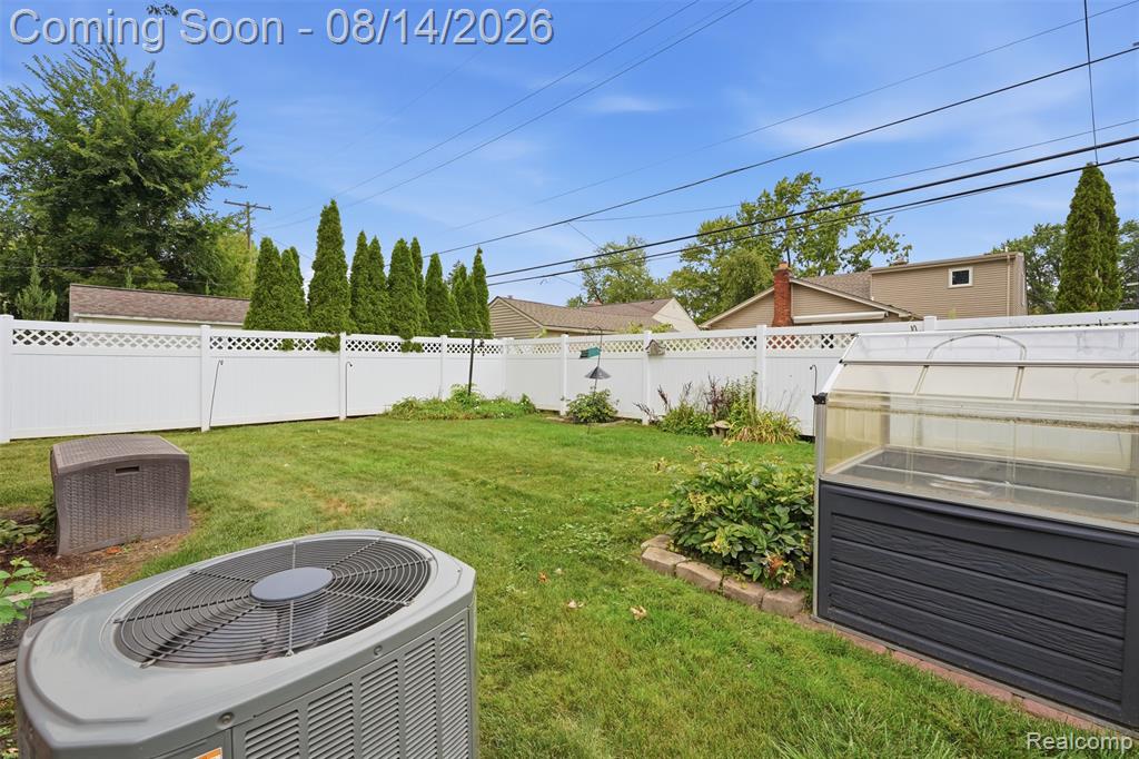 1998 Columbia Road Berkley, MI 48072 - Photo 31 of 33 Gallery Image 31