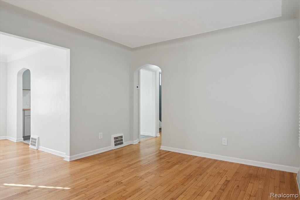 11285 Lakepointe Street Detroit, MI 48224 - Photo 15 of 32