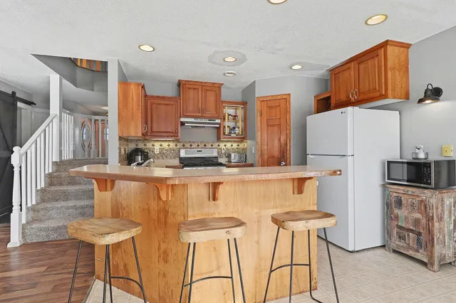 $425,000 | W10221 521st Avenue, Prescott, WI 54021