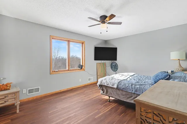 $425,000 | W10221 521st Avenue, Prescott, WI 54021