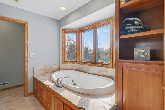 $425,000 | W10221 521st Avenue, Prescott, WI 54021