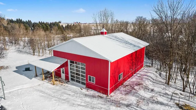 $425,000 | W10221 521st Avenue, Prescott, WI 54021