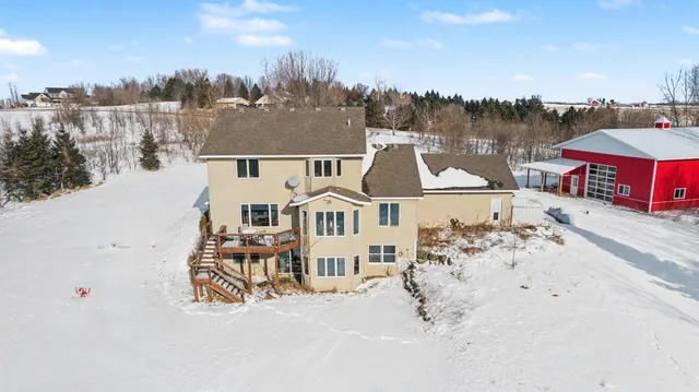 $425,000 | W10221 521st Avenue, Prescott, WI 54021