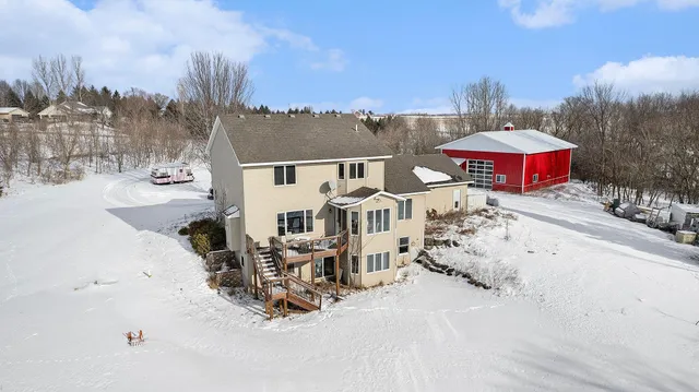 $425,000 | W10221 521st Avenue, Prescott, WI 54021