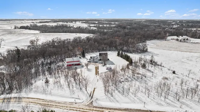 $425,000 | W10221 521st Avenue, Prescott, WI 54021