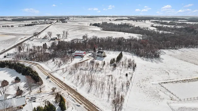 $425,000 | W10221 521st Avenue, Prescott, WI 54021