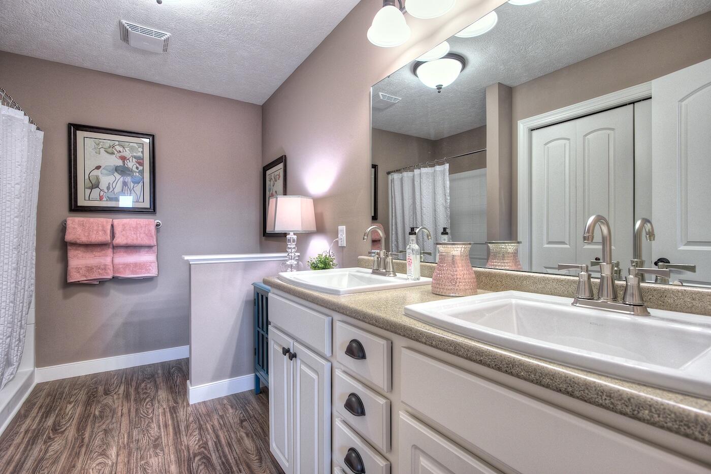 5714 Landrum Trail Portage, MI 49024 - Photo 36 of 41 21-MasterBath (2)