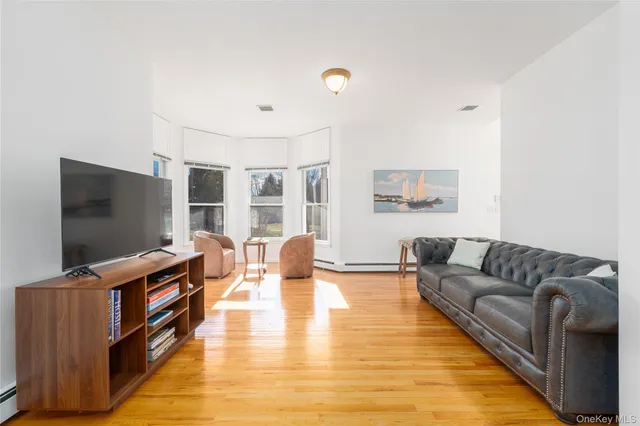 $995,000 | 15 Kingfish Court, Riverhead, NY 11901