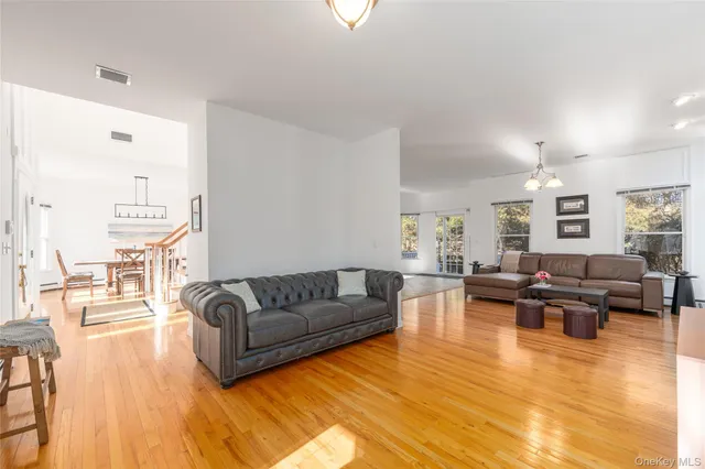 $995,000 | 15 Kingfish Court, Riverhead, NY 11901