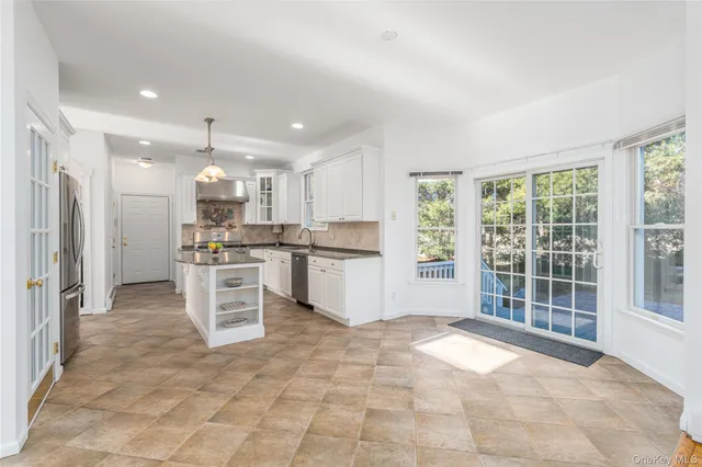 $995,000 | 15 Kingfish Court, Riverhead, NY 11901