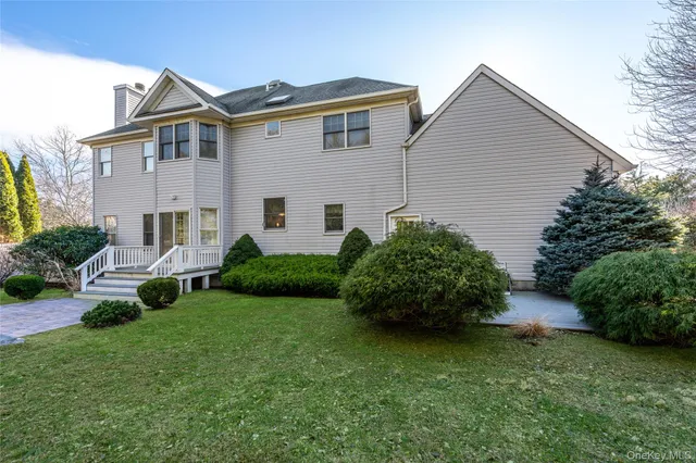 $995,000 | 15 Kingfish Court, Riverhead, NY 11901