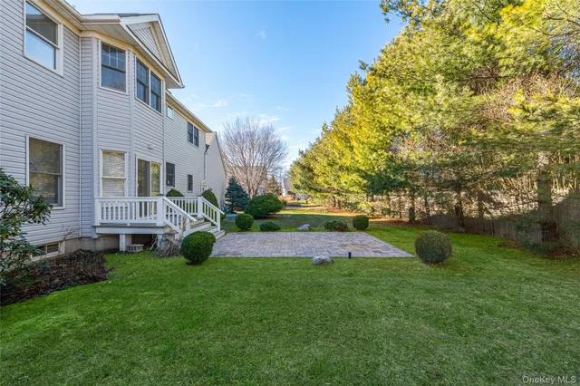 $995,000 | 15 Kingfish Court, Riverhead, NY 11901