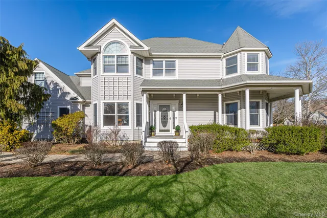 $995,000 | 15 Kingfish Court, Riverhead, NY 11901