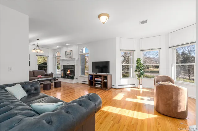 $995,000 | 15 Kingfish Court, Riverhead, NY 11901