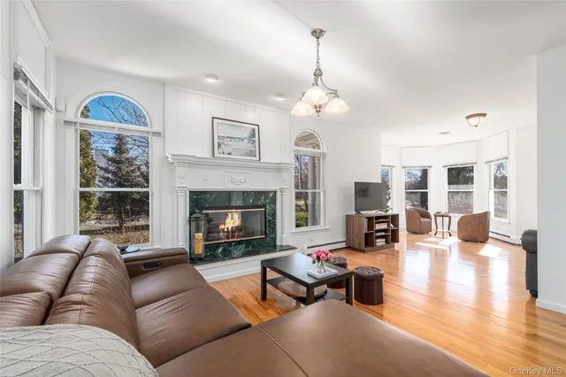 $995,000 | 15 Kingfish Court, Riverhead, NY 11901