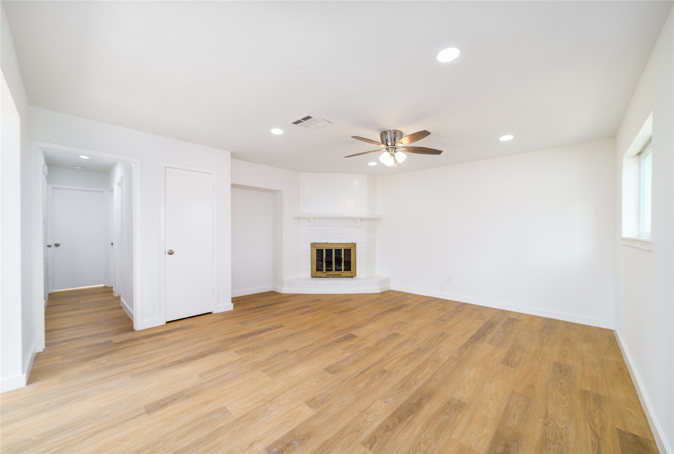 13055 High Star Drive Houston, TX 77072 - Photo 4 of 24