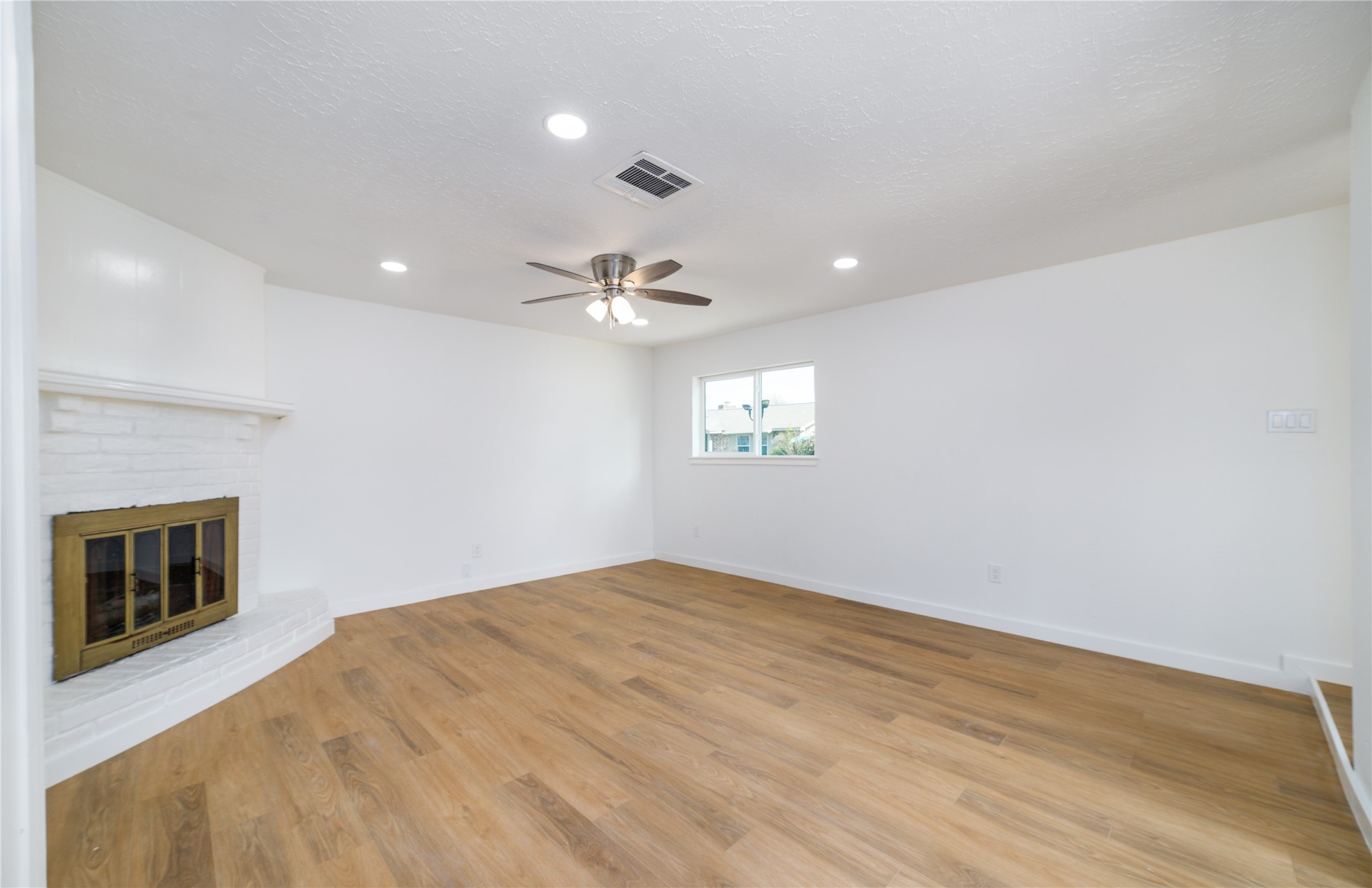 13055 High Star Drive Houston, TX 77072 - Photo 5 of 24