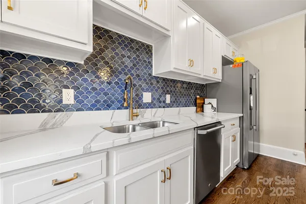 $1,139,000 | 153 Perrin Place, Unit 153, Charlotte, NC 28207
