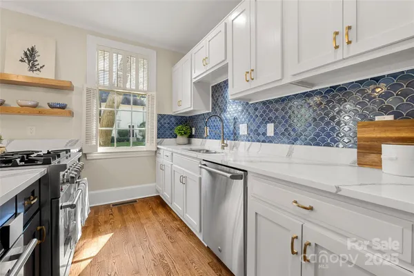 $1,139,000 | 153 Perrin Place, Unit 153, Charlotte, NC 28207